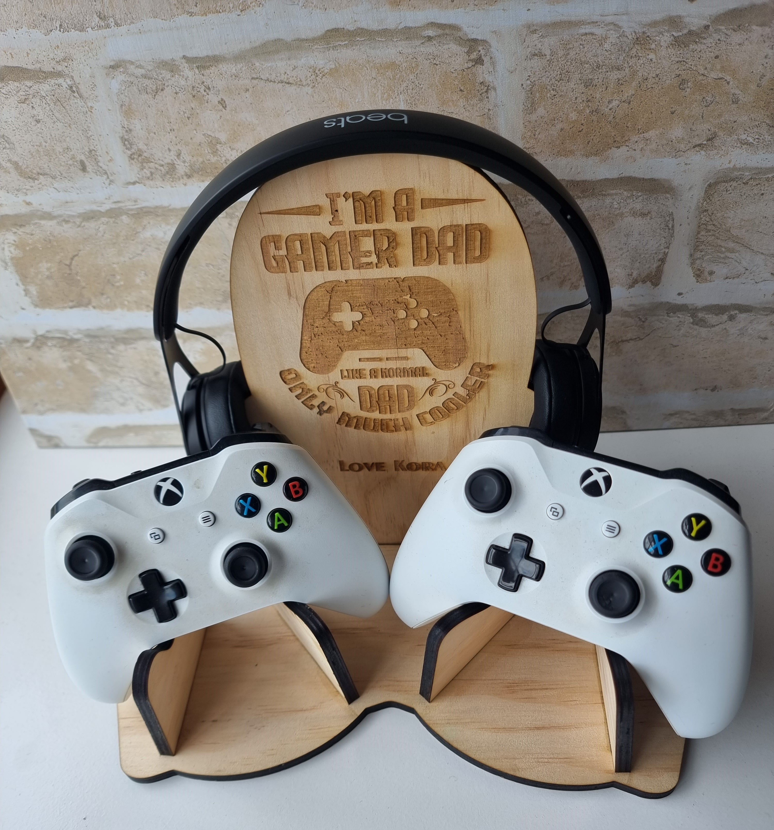Gaming Stand – Cutting Edge Laser Design